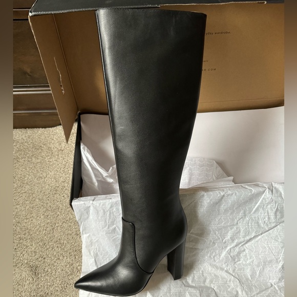 BLACK BOOTS *NEVER WORN* - Picture 3 of 10